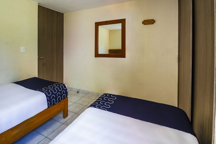 Imagen de la habitación del Hotel Suites Navata. Foto 27