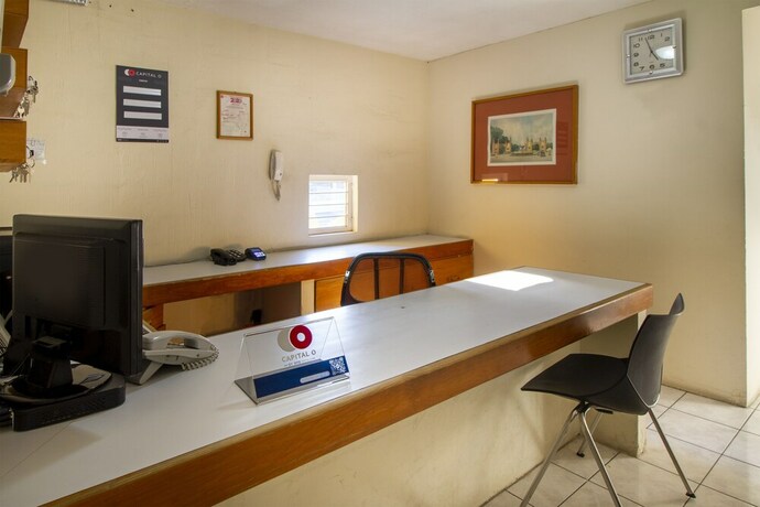 Imagen de los interiores del Hotel Suites Navata. Foto 37