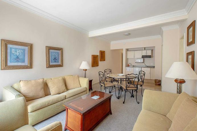 Imagen de la habitación del Hotel Suites Newton. Foto 4