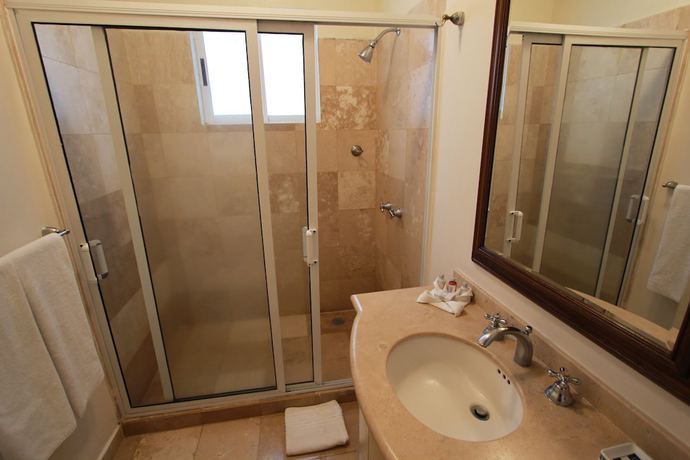 Imagen de la habitación del Hotel Suites Newton. Foto 9