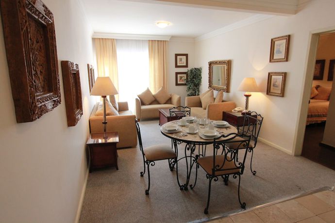 Imagen de la habitación del Hotel Suites Newton. Foto 12