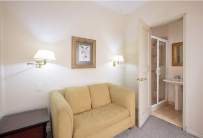 Imagen de la habitación del Hotel Suites Newton. Foto 15