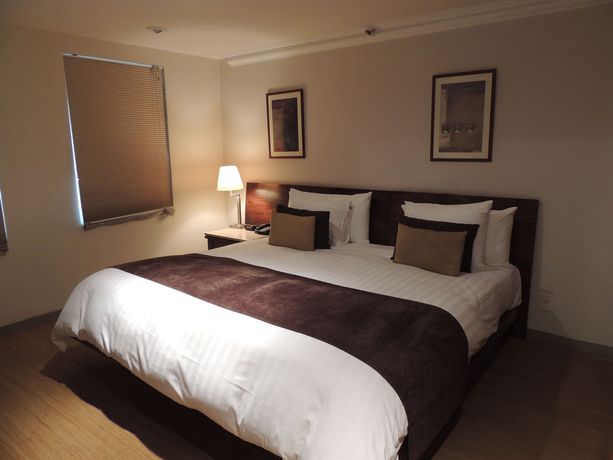 Imagen del bar/restaurante del Hotel Suites Obelisk. Foto 3