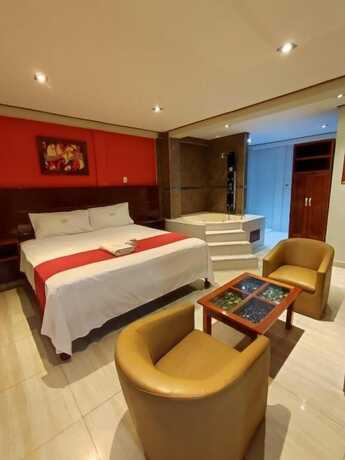 Imagen de la habitación del Hotel Suites Pucallpa. Foto 3