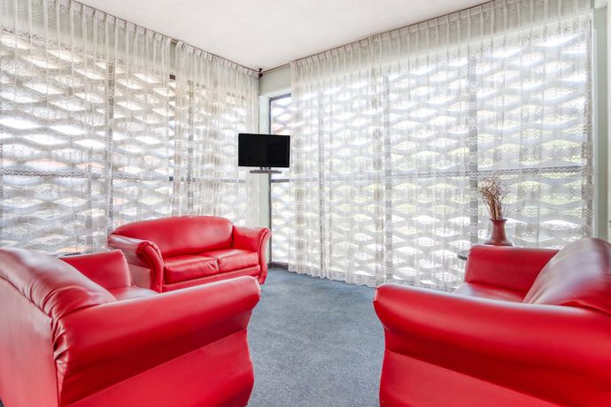 Imagen de los interiores del Hotel Suites Puebla. Foto 18