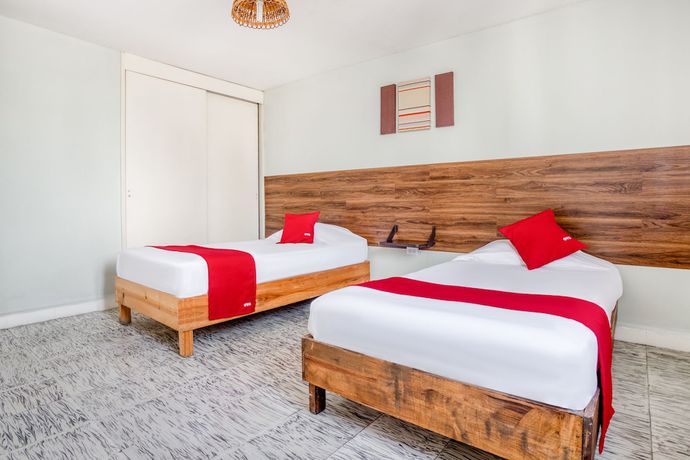 Imagen de la habitación del Hotel Suites Puebla. Foto 12