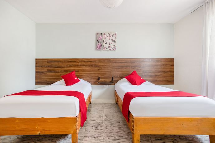 Imagen de la habitación del Hotel Suites Puebla. Foto 13