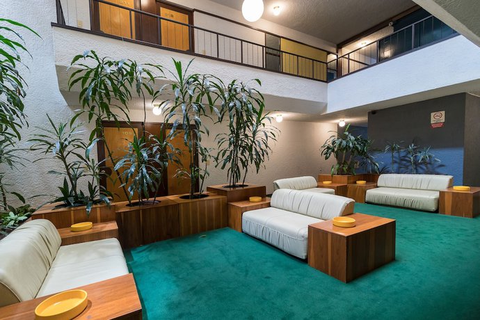 Imagen de los interiores del Hotel Suites Real 97. Foto 18