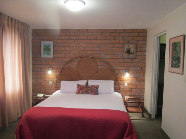 Imagen de los interiores del Hotel Suites Real. Foto 13