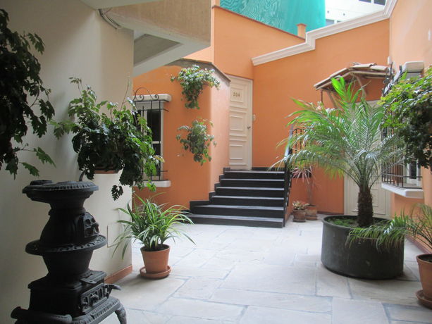 Imagen de los interiores del Hotel Suites Real. Foto 14
