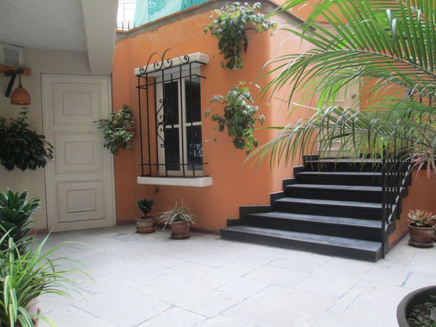 Imagen de la habitación del Hotel Suites Real. Foto 6