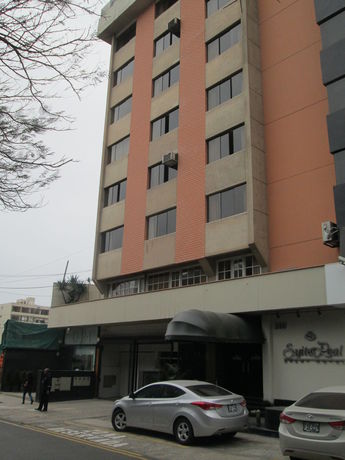 Imagen de la habitación del Hotel Suites Real. Foto 10