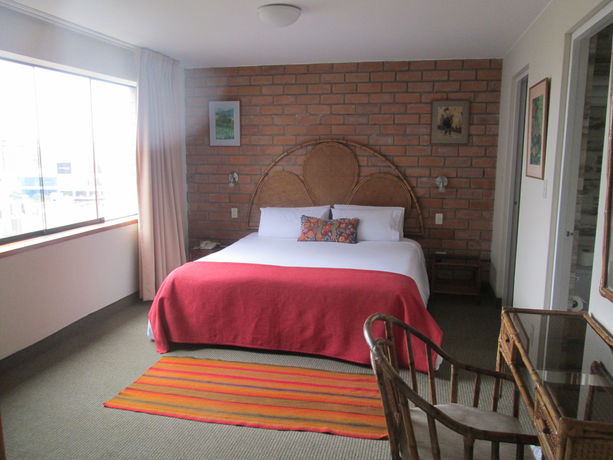 Imagen de la habitación del Hotel Suites Real. Foto 11