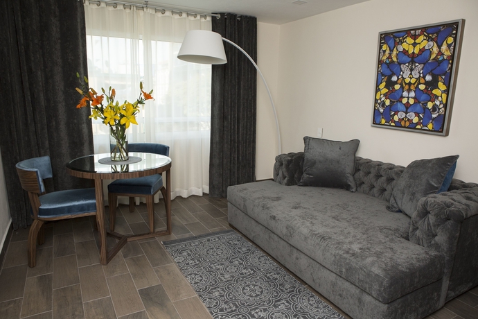 Imagen de la habitación del Hotel Suites Rio Elba. Foto 4