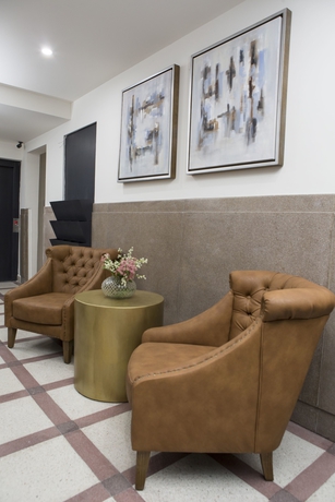 Imagen de los interiores del Hotel Suites Rio Elba. Foto 18