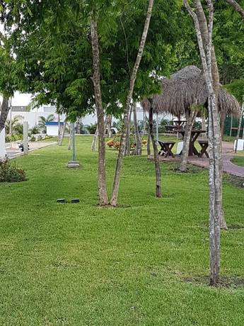 Imagen de los exteriores del Hotel Suites Riviera Maya. Foto 18