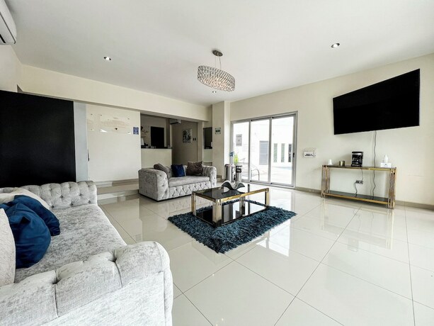 Imagen general del Hotel Suites Rubi. Foto 5
