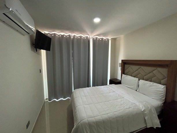 Imagen de la habitación del Hotel Suites Rubi. Foto 20