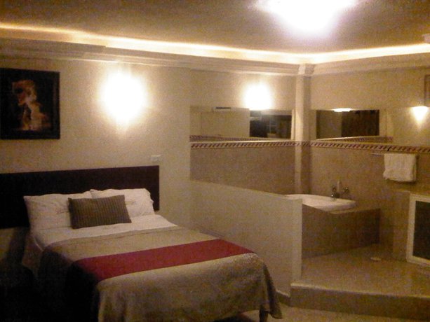 Imagen del bar/restaurante del Hotel Suites Santa Teresa. Foto 8