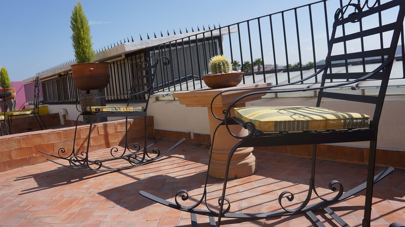 Imagen de los exteriores del Hotel Suites Sofia. Foto 9