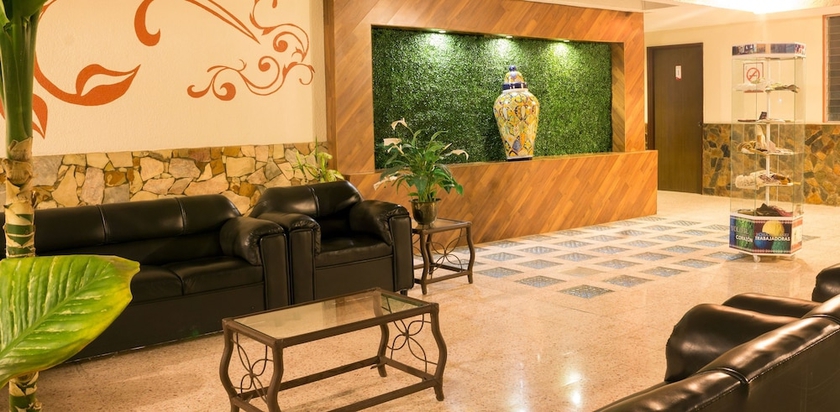 Imagen de los interiores del Hotel Suites Teziutlan. Foto 18