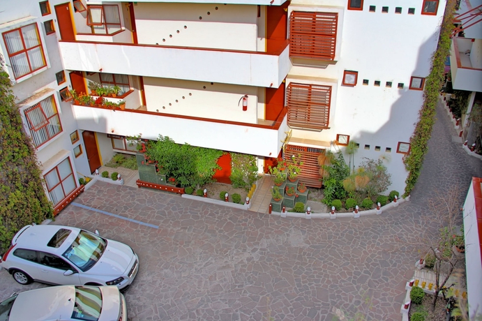 Imagen de los exteriores del Hotel Suites Tg. Foto 14