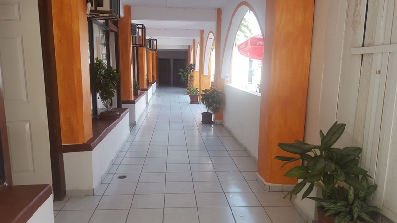 Imagen de los interiores del Hotel Suites Tropicana Ixtapa. Foto 14