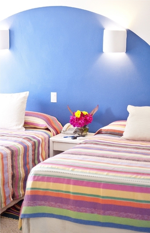 Imagen de la habitación del Hotel Suites Villasol. Foto 7