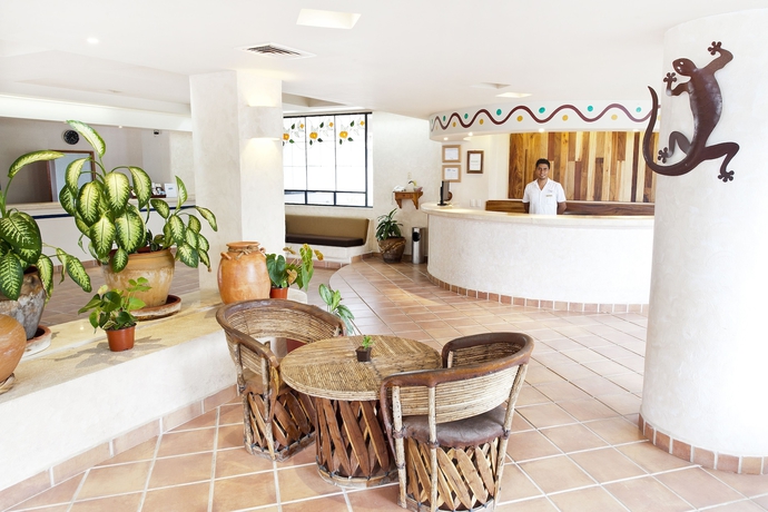 Imagen de los interiores del Hotel Suites Villasol. Foto 15