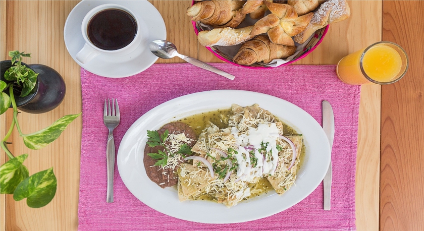 Imagen del bar/restaurante del Hotel Suites Villasol. Foto 3