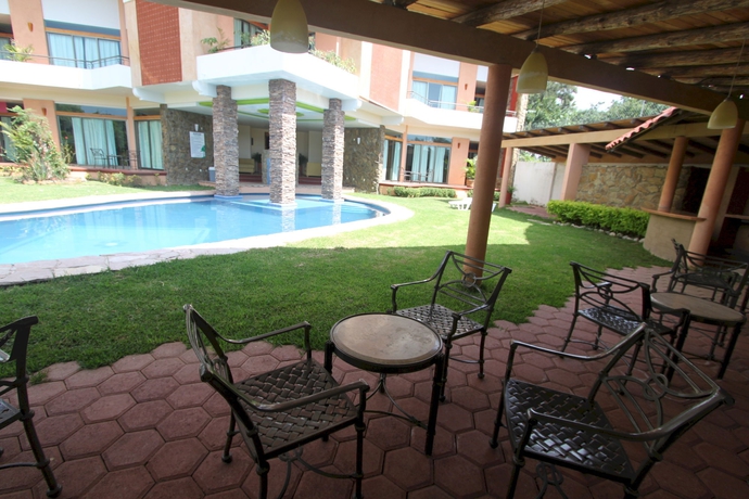 Imagen de los exteriores del Hotel Suites Xadani. Foto 10