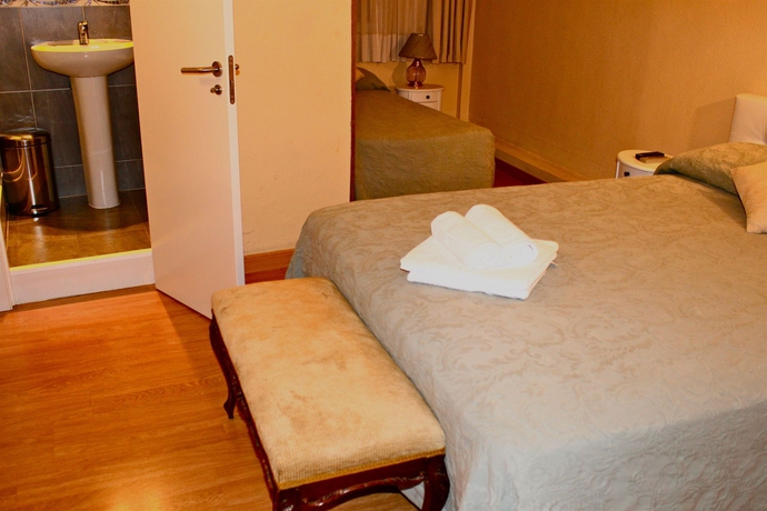 Imagen de la habitación del Hotel Suites You Gran Vía. Foto 5