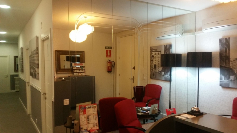 Imagen de los interiores del Hotel Suites You Gran Vía. Foto 14