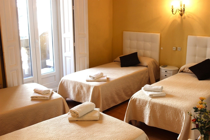 Imagen de la habitación del Hotel Suites You Gran Vía. Foto 10