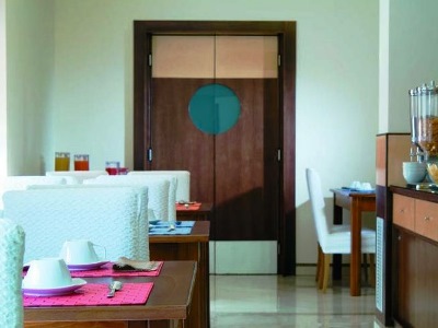 Imagen del bar/restaurante del Hotel Suites & Residence Hotel. Foto 3