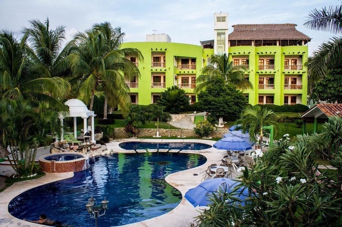Imagen de los exteriores del Hotel Suites and Punta Esmeralda. Foto 15