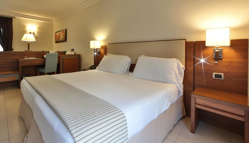 Imagen de la habitación del Hotel Suites and Residence Napoli. Foto 11