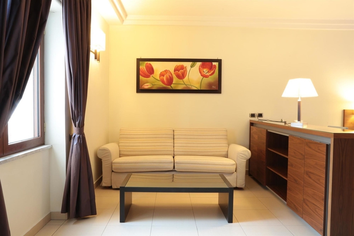 Imagen de la habitación del Hotel Suites and Residence Napoli. Foto 13