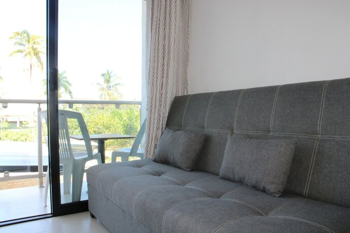 Imagen de la habitación del Hotel Suites del Carmen. Foto 12