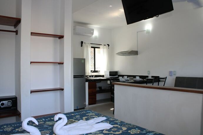 Imagen general del Hotel Suites del Carmen, La Peñita de Jaltemba. Foto 1