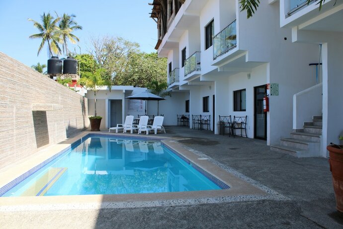 Imagen general del Hotel Suites del Carmen, La Pe&ntilde;ita de Jaltemba. Foto 3