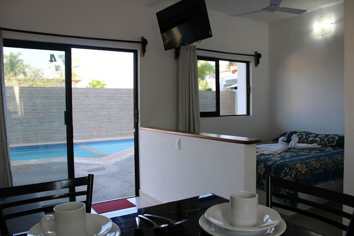 Imagen general del Hotel Suites del Carmen, La Pe&ntilde;ita de Jaltemba. Foto 6