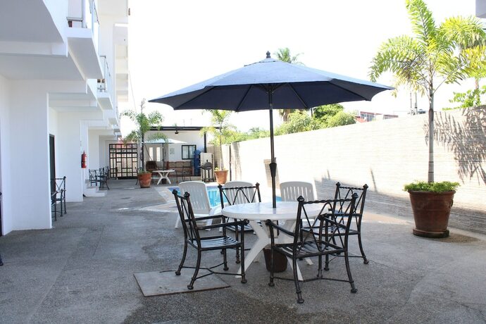 Imagen general del Hotel Suites del Carmen, La Pe&ntilde;ita de Jaltemba. Foto 8