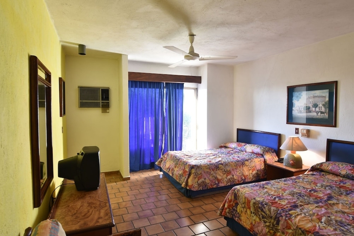 Imagen de la habitación del Hotel Suites del Sol. Foto 5