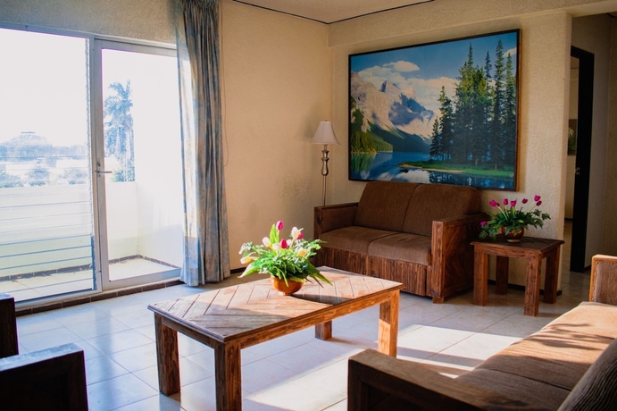 Imagen de la habitación del Hotel Suites del Sol. Foto 2