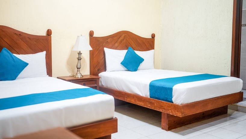 Imagen de la habitación del Hotel Suites del Sol. Foto 5