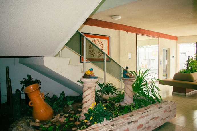 Imagen de los interiores del Hotel Suites del Sol. Foto 19