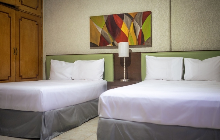 Imagen de la habitación del Hotel Suites del Sol. Foto 12
