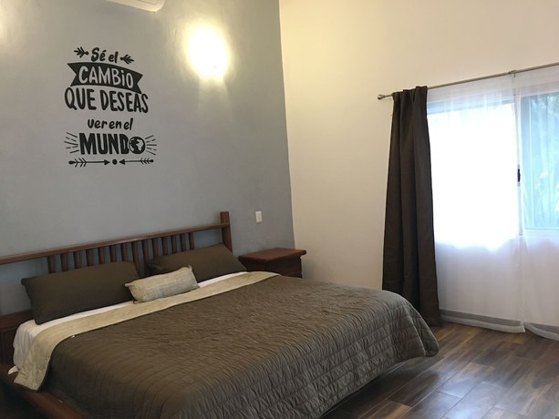 Imagen de la habitación del Hotel Suites del Sureste. Foto 3