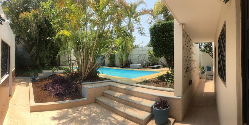 Imagen de la piscina del Hotel Suites del Sureste. Foto 20